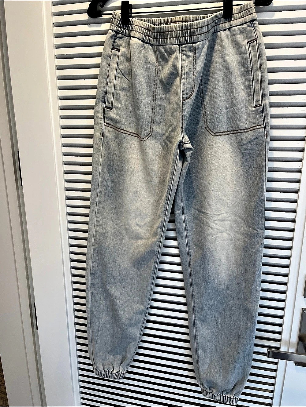 SER.O.YA Amber Jogger Jean ultra soft Light Wash Blue Size Small. Brand new!!